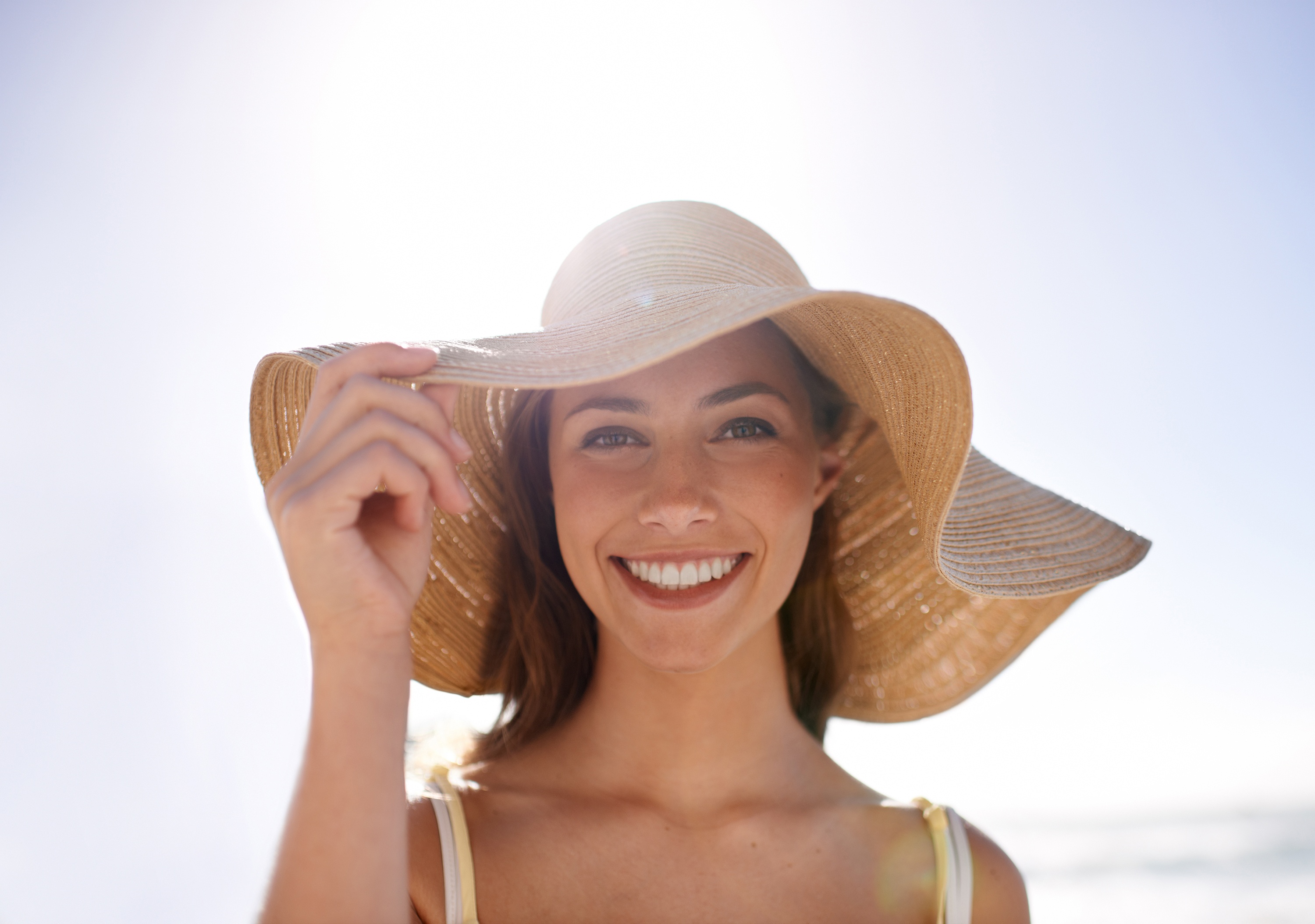 WOM_sunhat_young_3000x2108px